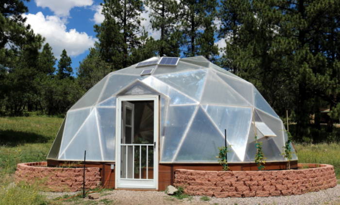 Colorado Greenhouse with outside beds