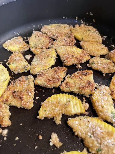 frying up squash chips 